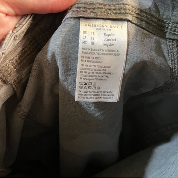 American Eagle Stretch Convertible Baggy Cargo Jogger in Camo - Picture 13 of 13